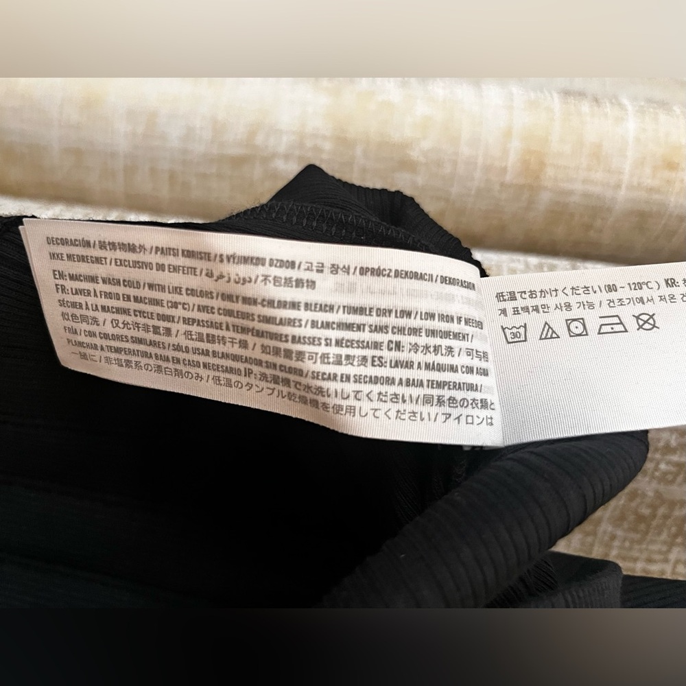 A&F NWT XXL BLACK Ribbed Tank - Picture 6 of 10